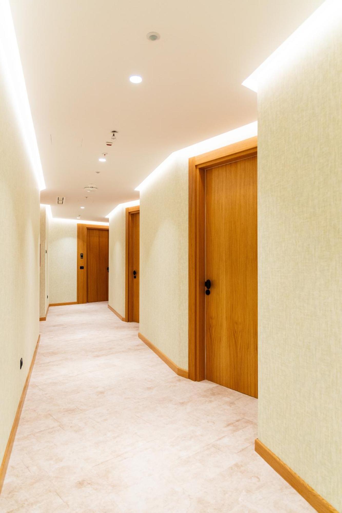Hotel Ponta Plaza Conference & Spa Budva Exterior foto